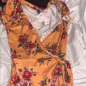 H&M Dresses - New Size 4 H&M Dresses - New Size 4